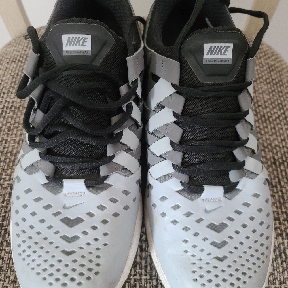 NIike Shoes, 9.5, Grey